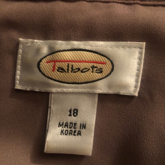 Talbots top size 18 more like a 16 fit - Picture 3 of 4